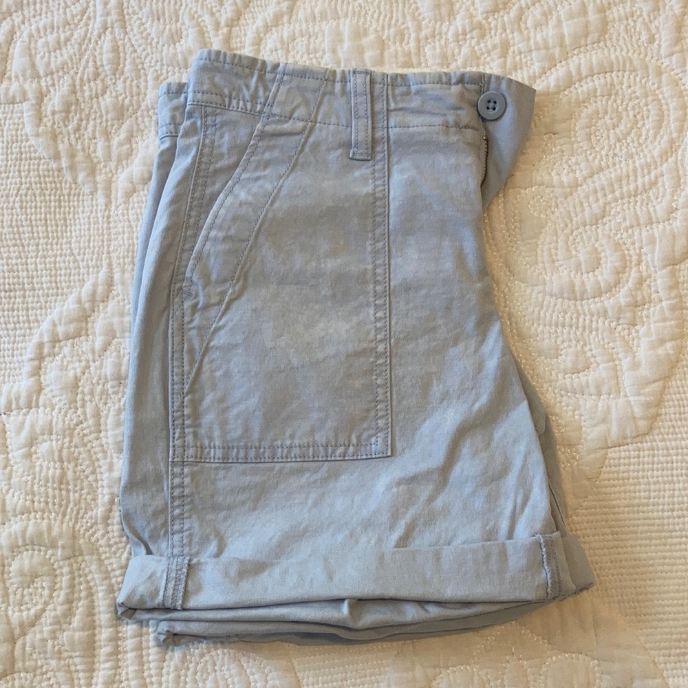 GAP girlfriend chino shorts